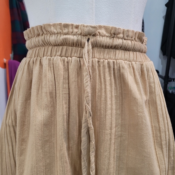 Roxy Beige Wide-Leg Shorts - Picture 2 of 7